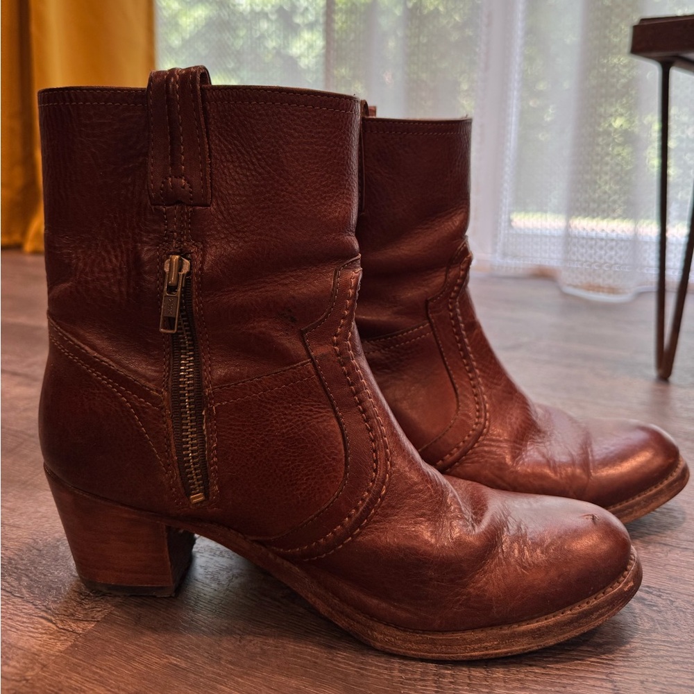 Frye Women’s Pull On Boots